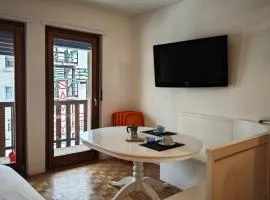 Hostdomus - City Hall Suite