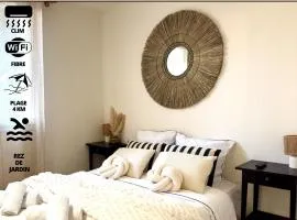 LAGON BLEU - Proche Gare Routière - Terrasse & Piscine - 3Km PLAGE - PARKING & WIFI Gratuit - OFFRE SPECIALE