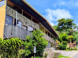 Miztli Lodge & Adventure，位于蒙泰韦尔德哥斯达黎加的酒店