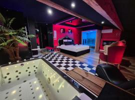 L'Interdit Suite Luxe Romantique Spa Balneo Sauna Hammam，位于塞里雷斯的酒店