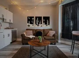 Cozy Desert Den 10 Min Downtown& 6 Min Brewerytown