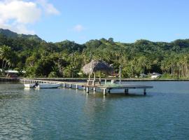 HUAHINE - Villa Maroe Bay 4 pers，位于Faie的酒店