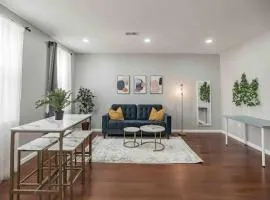 Large and Sunny 1BR - Center City - Sleeps 4