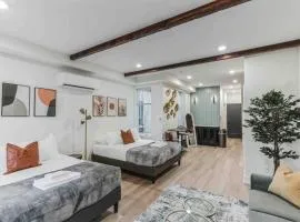 Large Studio w 2 Beds and Balcony (C)