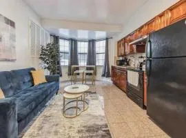 Across from Convention Center 4F - Sleeps 6 - 4F