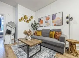 Quaint and Cozy Center City 1BR that Sleeps 4
