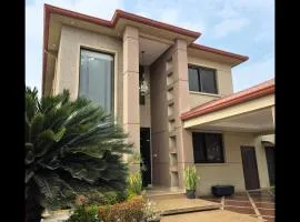 Via Samborondón Ciudad Celeste, Tipo Mansión, 5 camas, 4 hab, piscina gym