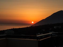 Sunshine Guesthouse Dhermi，位于德尔米的酒店