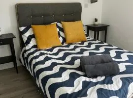 1 Bed Room Flat with sofa Bed, full kitchen