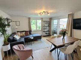 Zentrumsnah und modern mit Seeblick in Weggis