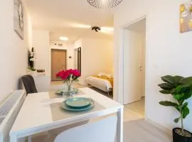 Hills Residence - Studio with Balcony & View