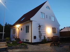 Lovely villa for families and business traveler's，位于奥尔堡的酒店