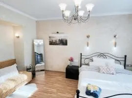 Romantic Old Town Hideaway