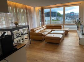 Modernes Luxus Apartment direkt neben Shopping und Bus，位于沙恩的酒店