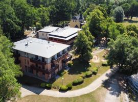 Badehaus Hotel & Restaurant，位于新勃兰登堡的酒店