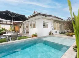 Tiaki Guesthouse Apartment - 5min drive to beach & Shops ! 1BDR APT with pool