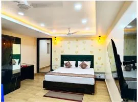 Hotel The Santos Premium INN Near Jagannath Temple - Restaurant & Free Wifi Facilities - Fully Air Condition with All Luxury Luxuary Rooms - Best Hotel