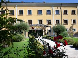 迪莫拉德尔巴索酒店，位于拉奎拉的酒店
