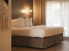 Tremblant Suite, King bed, Fireplace, Free Shuttle