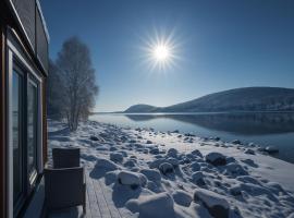 Aurora Jukkas Riverside Lodge，位于尤卡斯耶尔维的海滩酒店