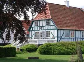 Mini-lejlighed med køkken - deler bad og toilet med nabolejlighed 2