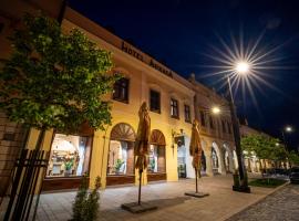 阿卡达酒店，位于莱沃恰的酒店