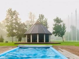 Otto Villa basseini ja saunaga，位于Abula的酒店