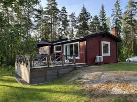 Charming cottage with partial lake view near Hultsfred