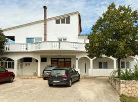 1 Bedroom Lovely Apartment In Krusevo