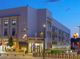 Potaissa Hotel，位于图尔达的带泳池的酒店