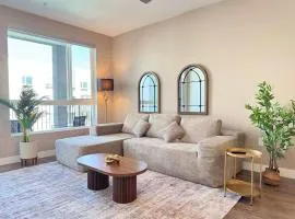 Upscale Escape 10 Min from Disneyland With Pool & Gym