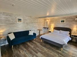 Loughview chalet，位于Whitehouse Lower的酒店