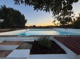 Casa Bungavilia - Roots of Alentejo，位于阿尔维图的酒店