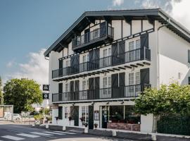 Hotel Trinquet，位于圣皮索内维尔的带热水浴缸的酒店