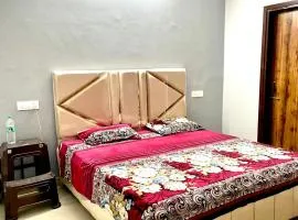 Private Room in Peaceful Shared Flat Attached Washroom