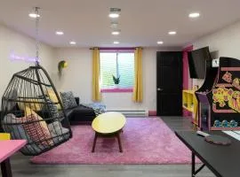 2BR Suite at Smuggler's Notch with sauna hot tub arcade & river