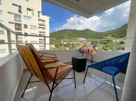 El Rodadero, 4 habitaciones con piscina y terraza，位于Gaira的酒店