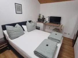 Cozy apartment in commercial centre for two