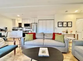 Unique Container, Home 20 Acres, Modern Stay