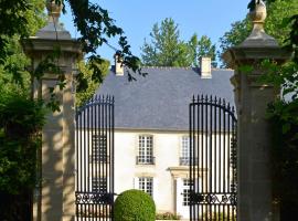Château Saint Gilles - Bayeux，位于Guéron的酒店