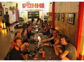 Pomme Hostel Restaurant & Bar - Private Sleeping Cabins