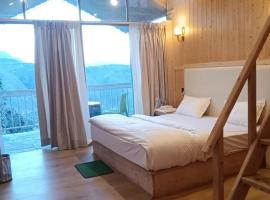 Harshvan resort，位于恰克拉塔的度假村