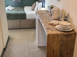 1 Double Bedroom-Shared House-Stonehouse-Stroud-Room 3，位于斯通豪斯的酒店