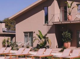 Casa Pacata, Beachside Escape，位于拉布鲁吉的酒店