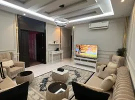 غرفه وصاله قريبه من المطار