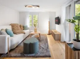 Modernes Apartment mit Balkon und Parkplatz, Nähe See