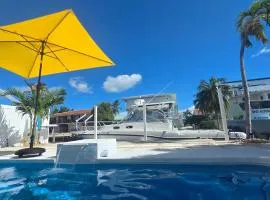 Direct access Canal front with Pool 2 bed 2 bath