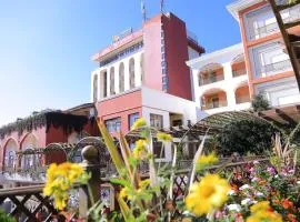 Pyramid Hotels & Resorts