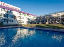 美居萨尔布吕肯酒店，位于萨尔布吕肯的带泳池的酒店