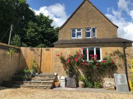 Imperfect home in perfect location, Bibury hot tub，位于拜伯里的酒店